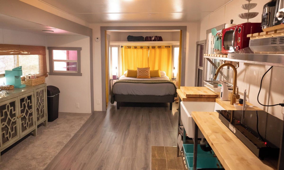 Alta Sierra Cabin | Sequoia: Pine View Trailer-Featured on HGTV!