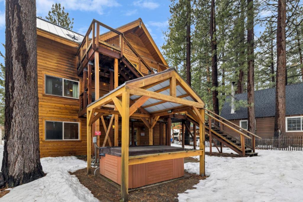 Sierra Tract House | Serene Creekside Chalet: Hot Tub Games BBQ