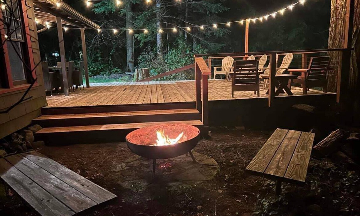 Rhododendron Cabin | Serene Mt Hood Cabin. Large Deck with Water View