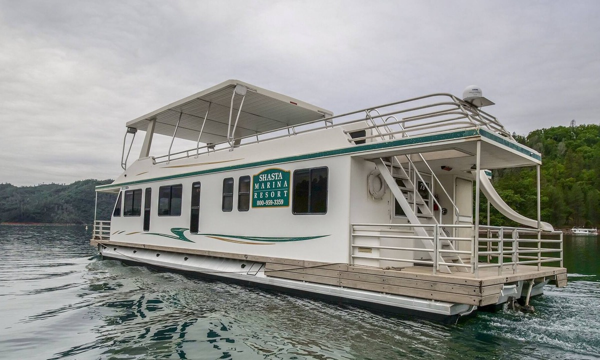 Lakehead Boat Rental | Shasta Marina to Packers Bay Mirage II Houseboat
