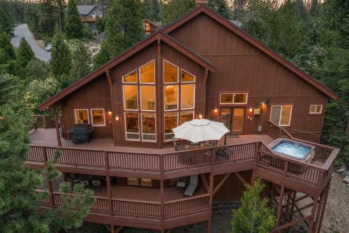 Shaver Lake House | Shaver Dreamin - Mountain Views, Hot Tub Nights