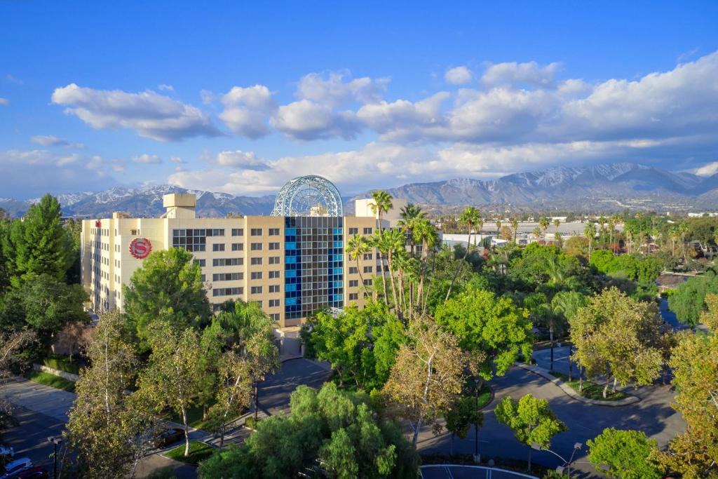 Bonita Hotel | Sheraton Fairplex Suites & Conference Center