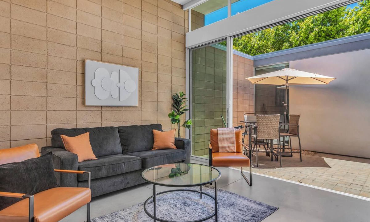 Palm Desert Condo | Showstopper Mid-Century Modern Palm Desert Condo, Walkable To Shops & Eateries!