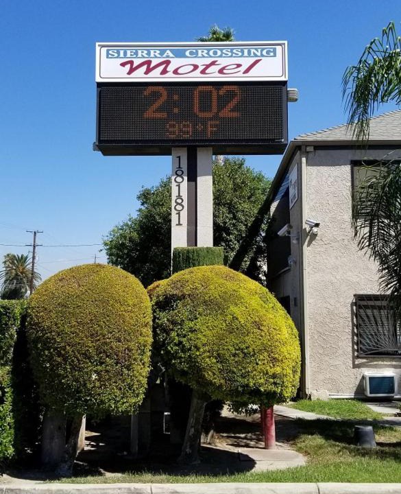 Bloomington Hotel | Sierra Crossing Motel