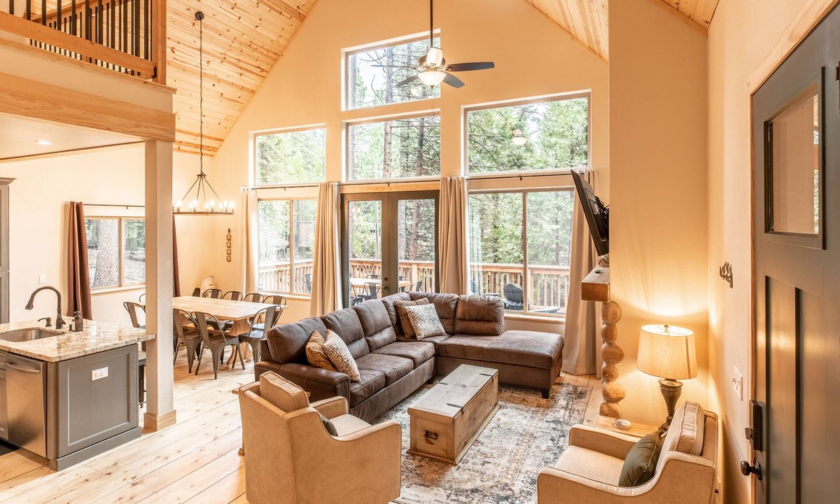 Dorrington Cabin | Sierra Luxury Chalet - w/Central Heat!