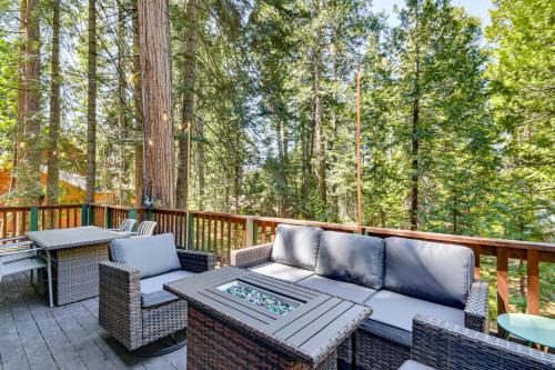 Camp Connell House | Sierra Nevada at Your Doorstep! Big Trees Cabin
