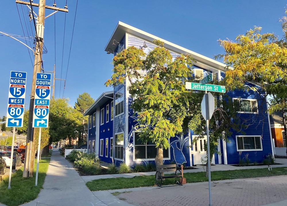 People's Freeway Hotel | SLC Hostel