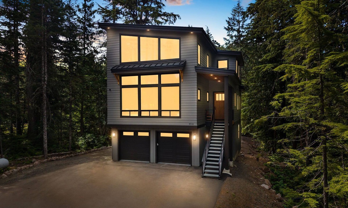 Government Camp House | Sleeps 14 Hot Tub Sauna Fire Pit New Build!