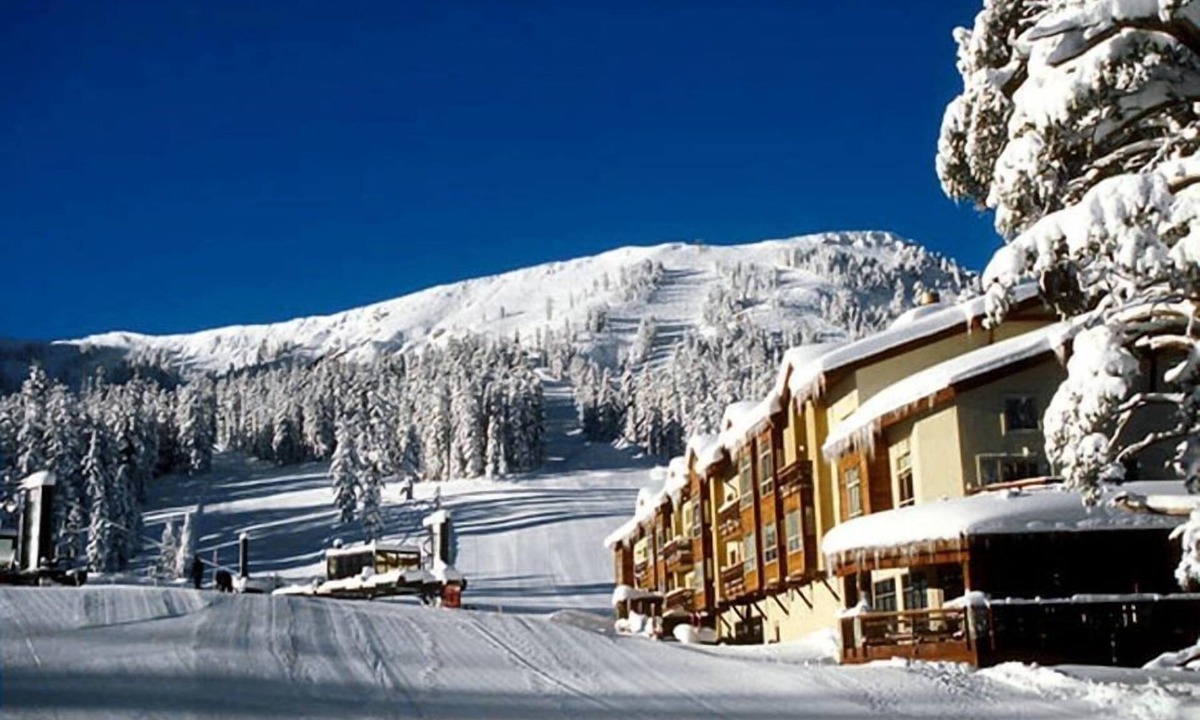Alpine County Apartment | Slopeside Hotel Rm w/Kitchenette | Hot Tub & Gym