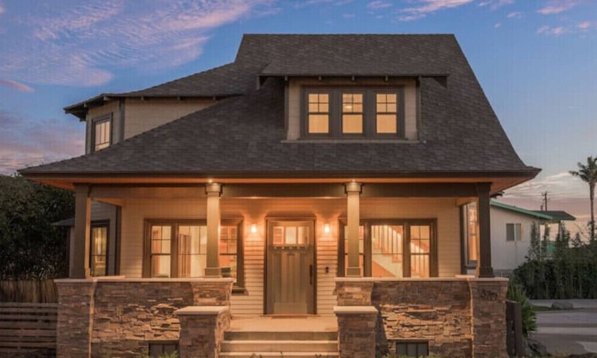 Downtown Cottage | SNOW BIRDS Monthly discounts available! 4 bed remodeled stunning bungalow!