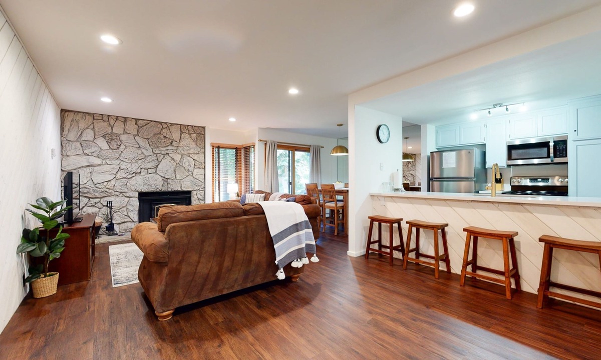 Mammoth Lakes Condo | Snowcreek III 441 Pet-Friendly, BBQ Grill, Updated and On the Snowcreek Meadow by RedAwning