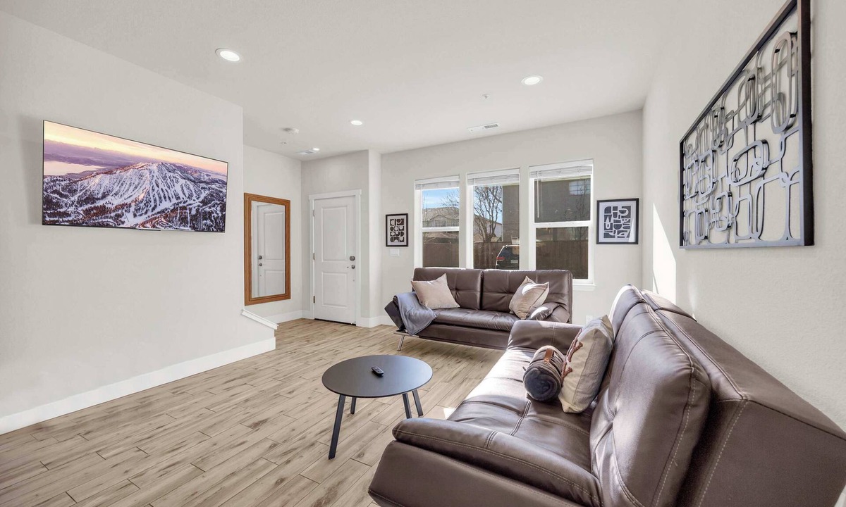 Reno/Tahoe Airport Condo | Solace Haven/2.5 Baths/3TVs/Sleeps 9