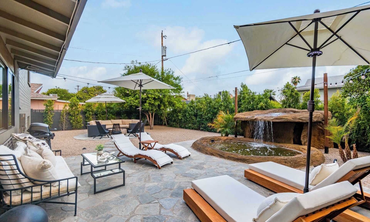 Park Scottsdale Four House | SolaNova Retreat | Cocktail Pool & Movie Room