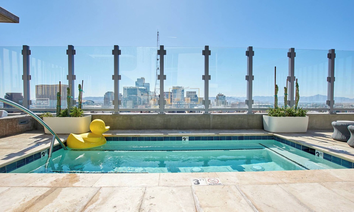 Downtown Phoenix Apartment | Sonder at McKinley | King Studio Apartment w/Balcony