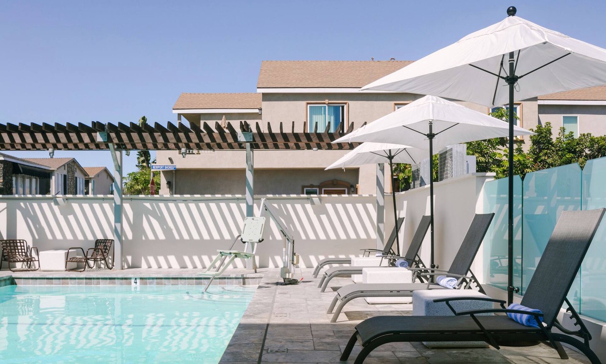 Newport Shores Apartment | Sonder Solarena | King Room