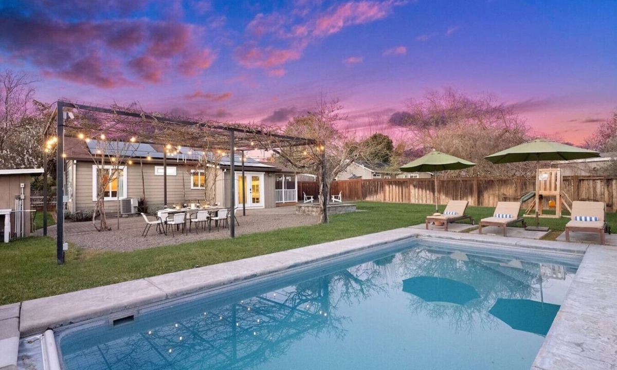Sonoma House | Sonoma Family Cottage with Pool & Hot Tub