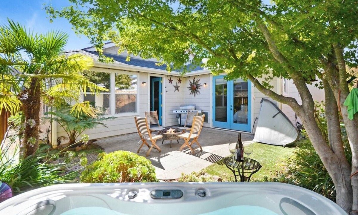 Southwest Santa Rosa House | Sonoma Wine Country Retreat | Hot Tub, BBQ & Mini Golf Fun