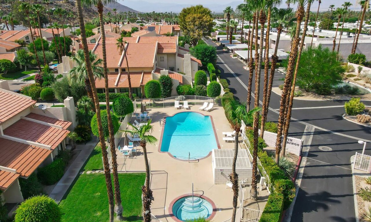 Canyon Corridor Condo | South PS Canyon Villas 2 Bedroom Townhome