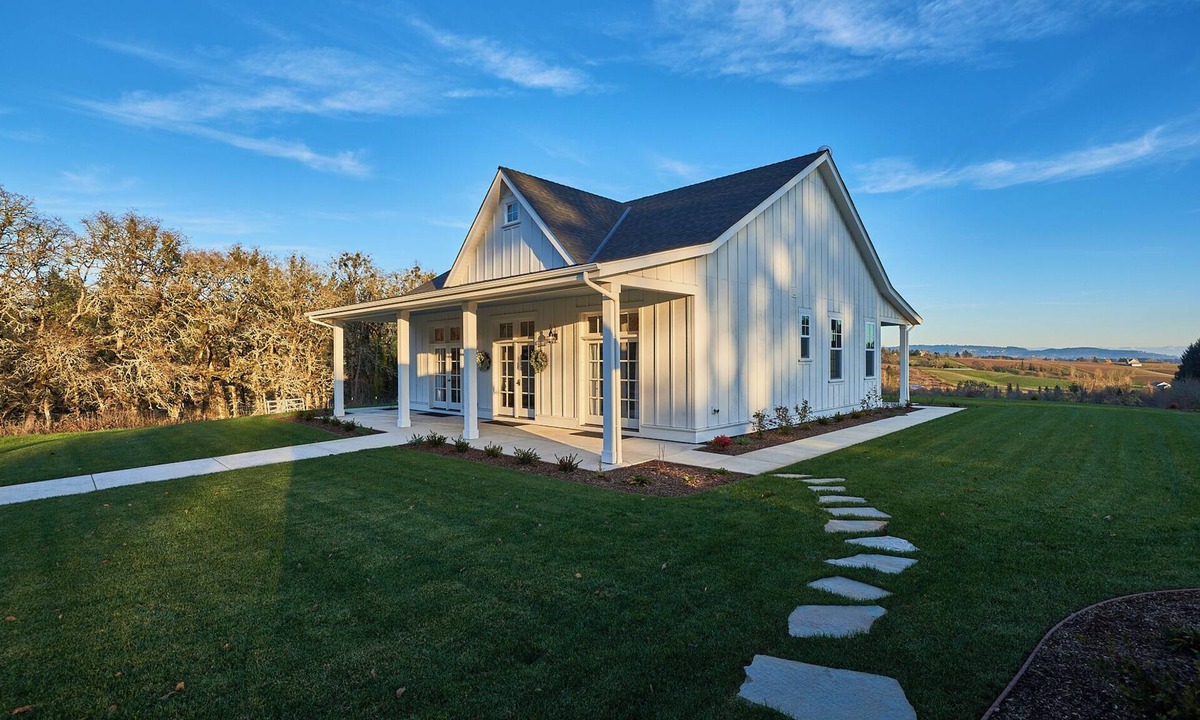 Newberg House | Southfield Cottage: A Perfect Wine Country Stay!