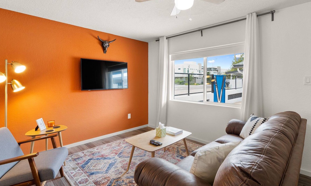 Sunset Apartment | Spacious 1BR in Tempe near ASU | Bluu Door | Bobcat