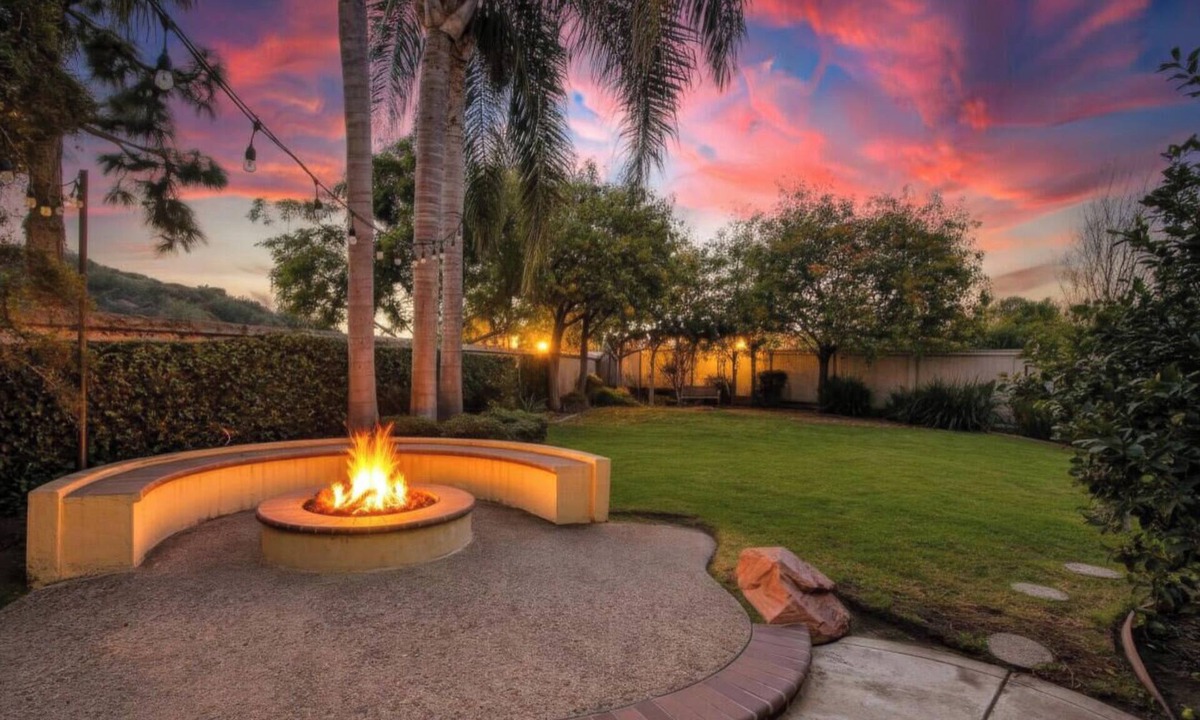 Aviara House | Spacious 3BR Cul‑de‑Sac Home w/Huge Backyard, Firepit & 1.5 Miles to Beach