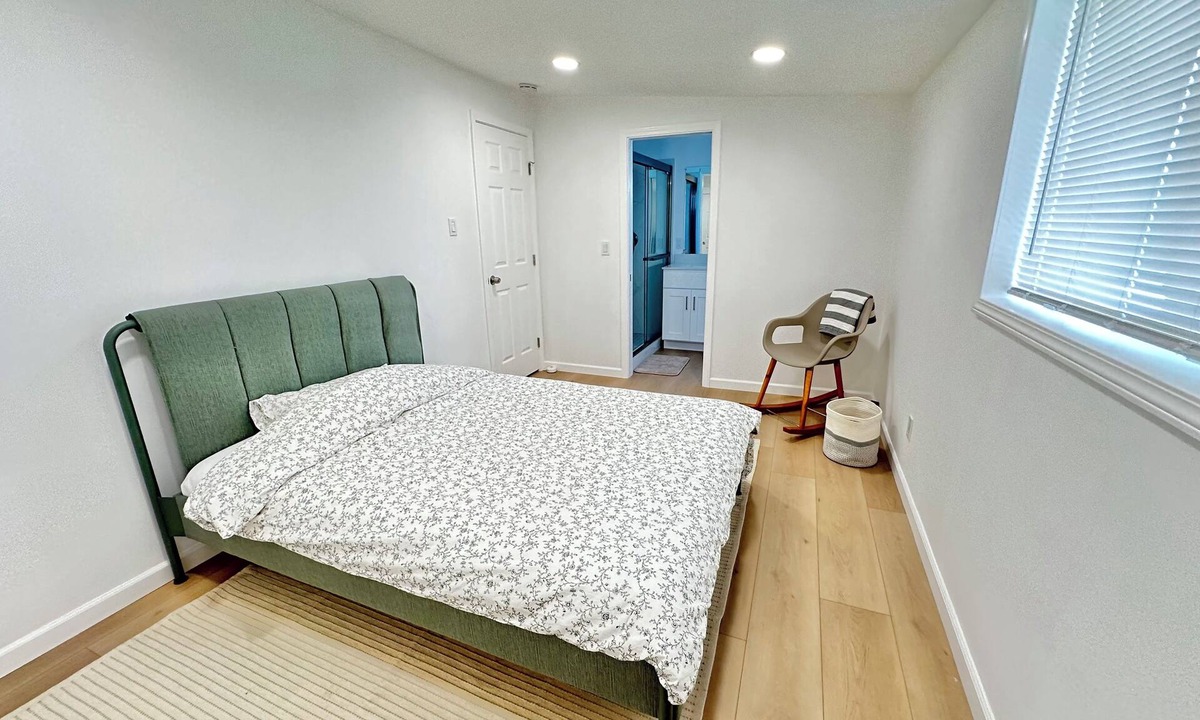 Bethel Island House | Spacious 4-bedroom Waterfront house with WiFi AC in charming Bethel Island