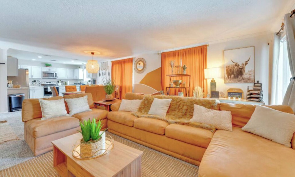 Bullhead City House | Spacious 4-bedroom house in fabulous Bullhead City with AC
