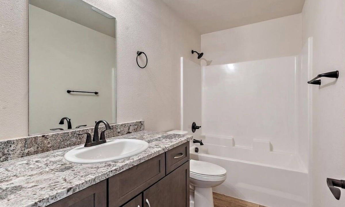 Gold Hill House | Spacious 4-bedroom house in Historic Gold Hill w/FREE-WIFI-HOT TUB-24HRSECURITY