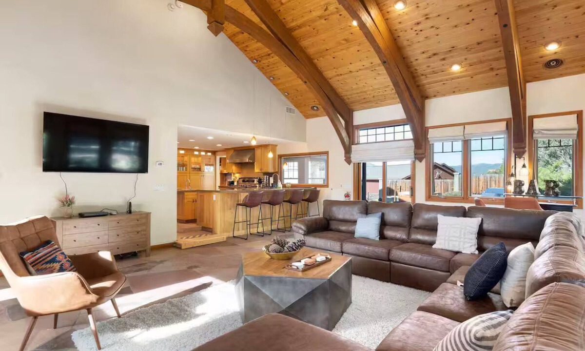 Fort Valley House | Spacious 5-bedroom house with mountain view charming Flagstaff