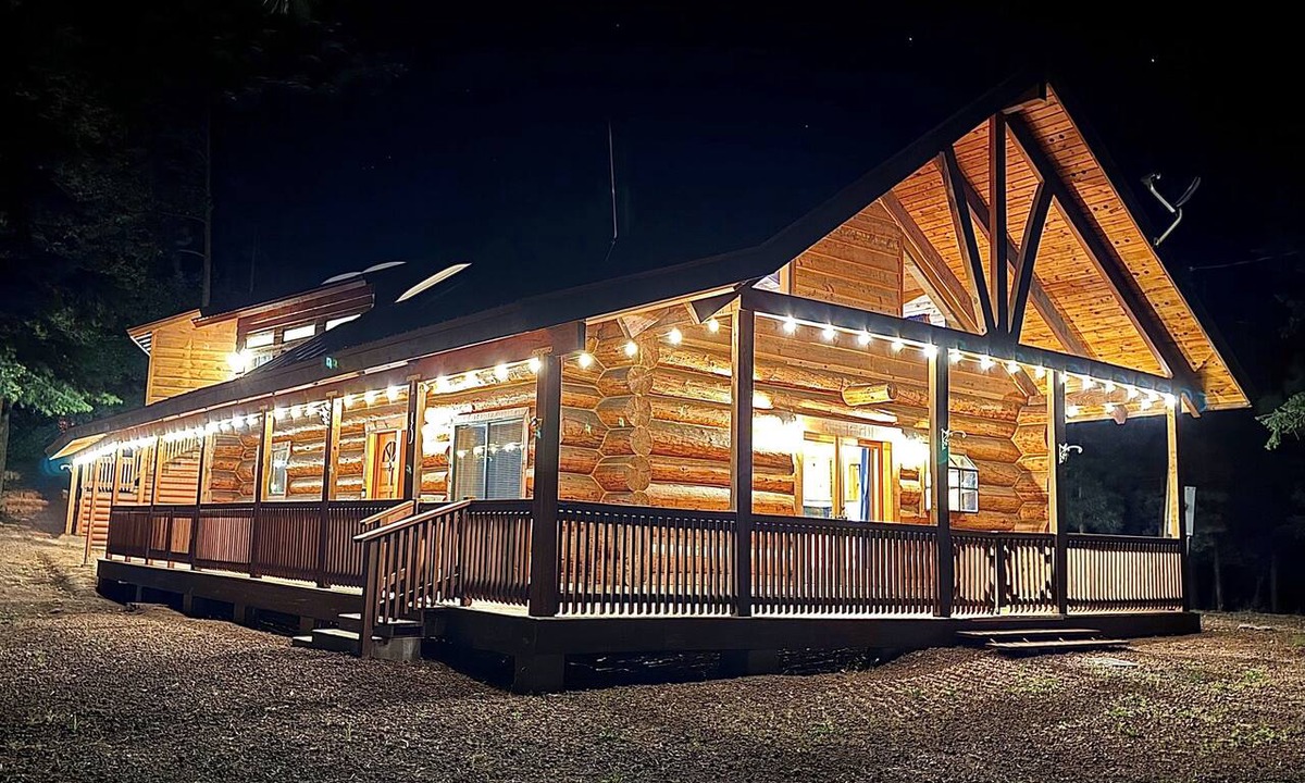 Alpine Cabin | Spacious Alpine Cabin, Sleeps 16, Game/Movie Room