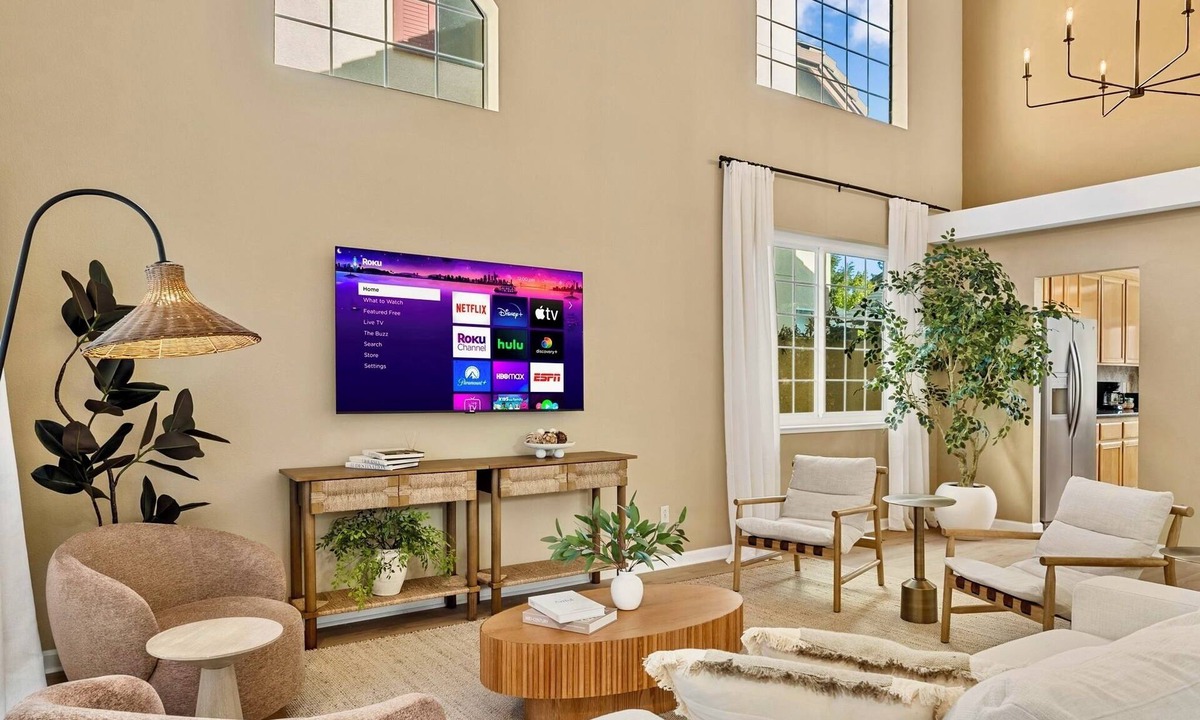 San Jose House | Spacious and cozy home in San Jose with a park view