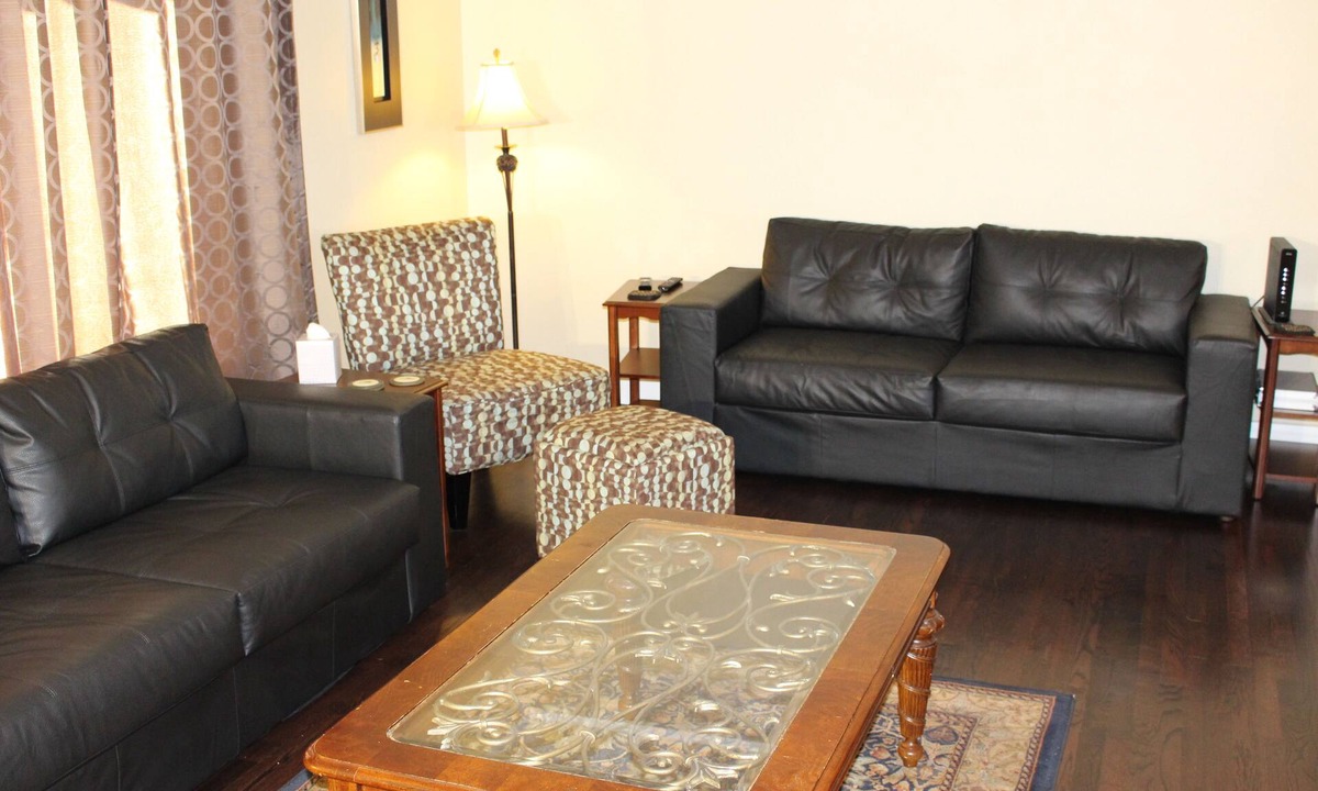 Hazelwood House | Spacious and Modern 6 Bedroom in Portland