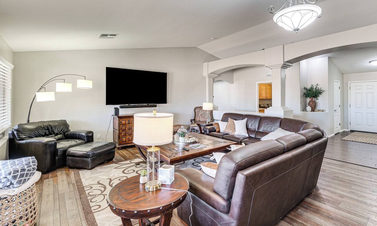 San Tan Valley House | Spacious Backyard! Family Haven in San Tan Valley