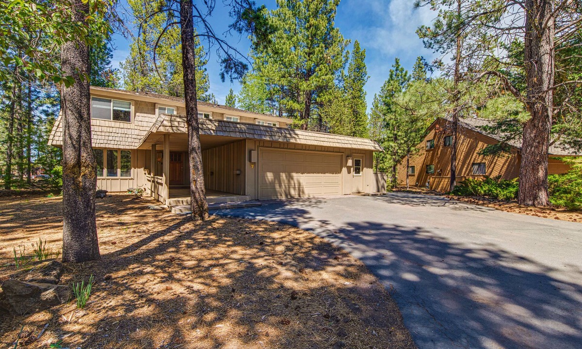 Sunriver House | Spacious dog-friendly home with a game room, private hot tub, & SHARC access