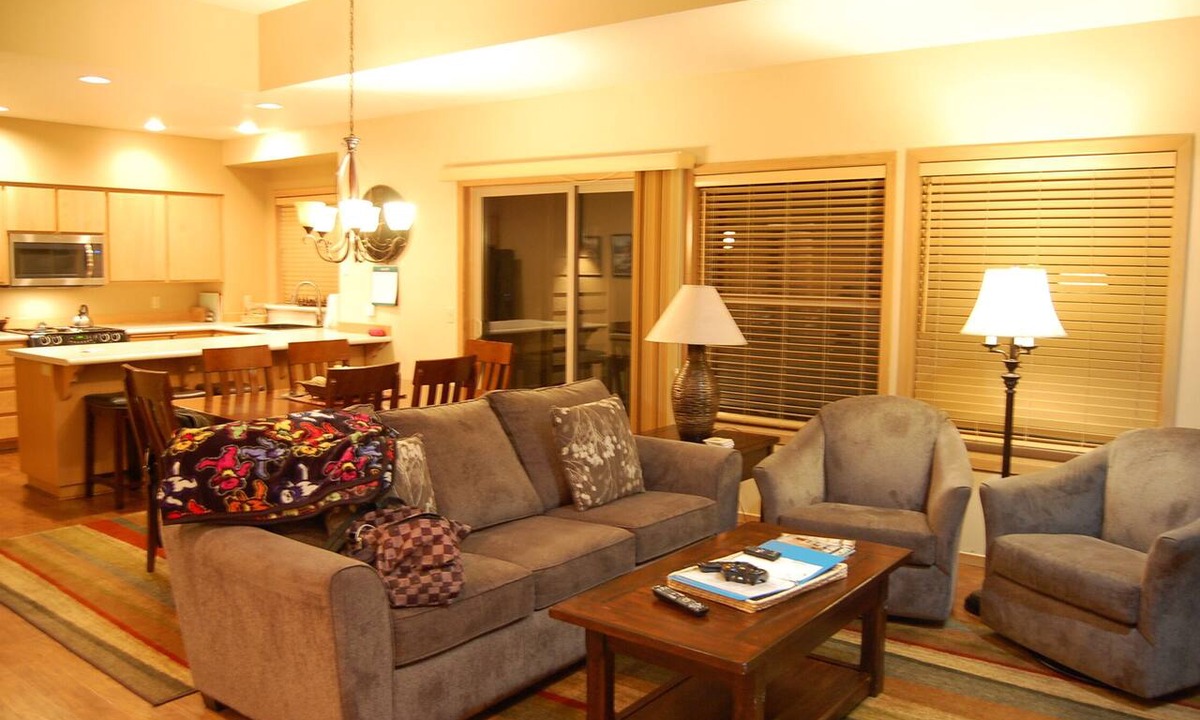 Sunriver Condo | Spacious, economical condo for your family getaway.