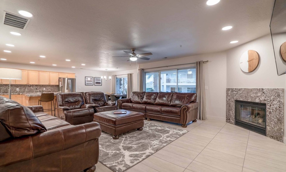 St. George Condo | Spacious Family Condo Ground Floor, Patio, Pools & Bikes & Fun All YEAR-ROUND
