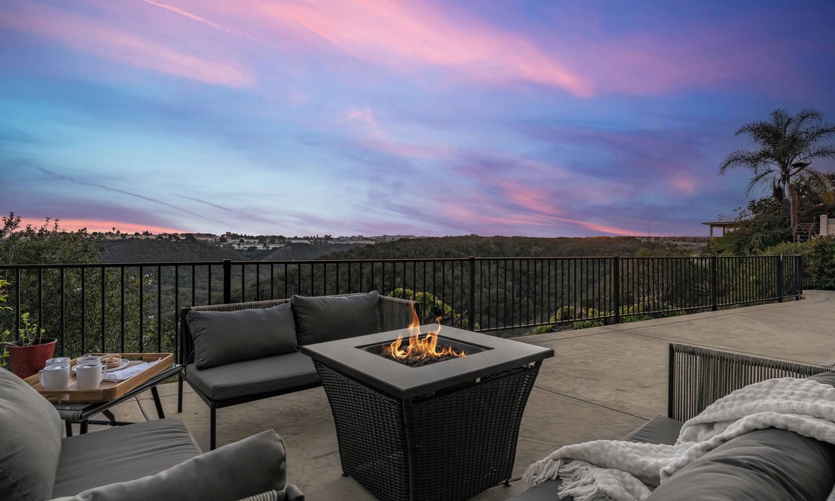 Sorrento Valley House | Spacious Hilltop Home + Firepit + Expansive Patio + Canyon Views | Vista del Sol