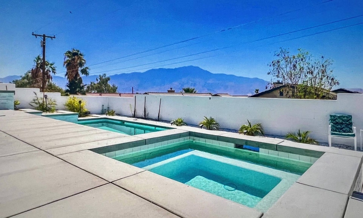 Desert Hot Springs House | Spacious Home Stunning Sunset & Mountain Views Private Pool & Spa Family Fun