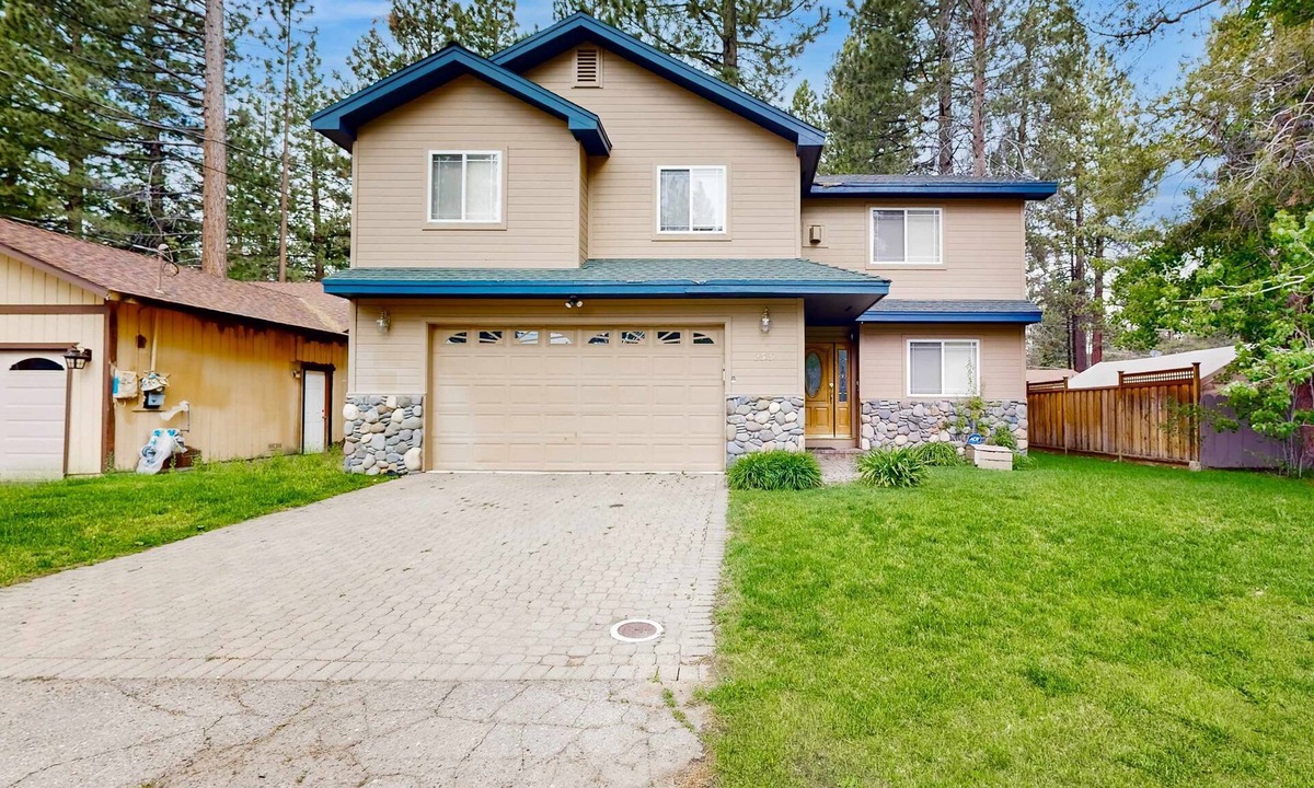 Tahoe Island House | Spacious Lake Retreat - 2 Fireplaces & Private Fenced Yard - Close to Marina