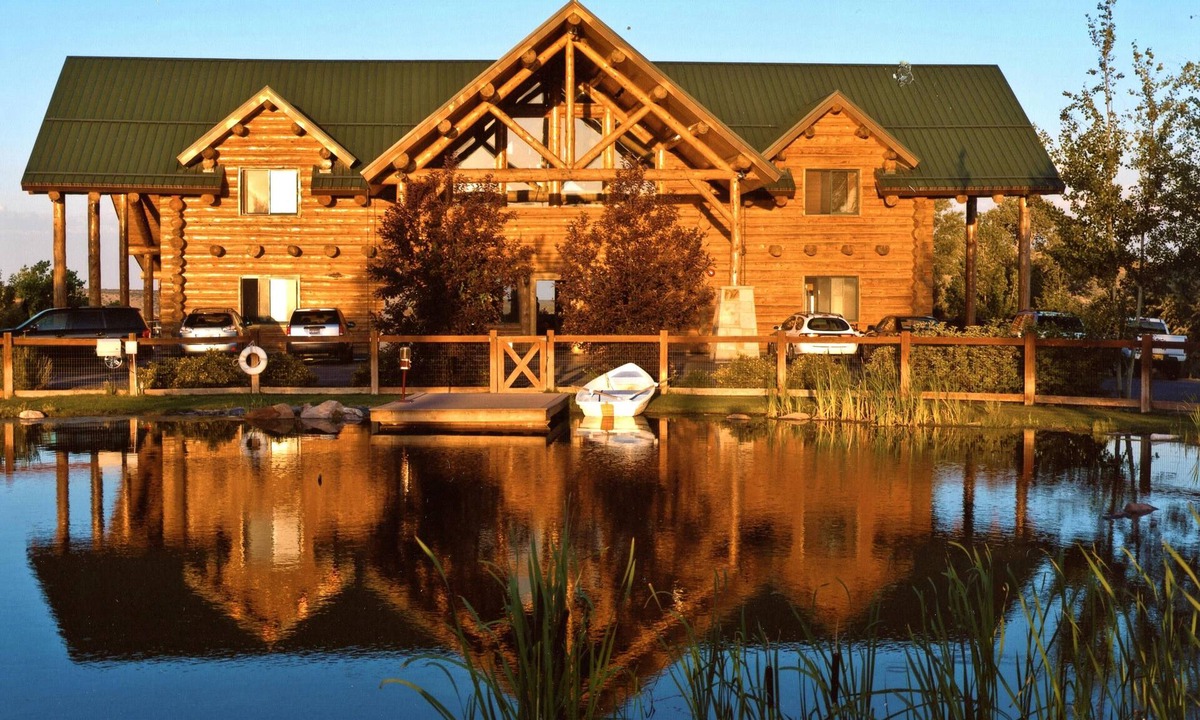 Duchesne County Cabin | Spacious lodge and ranch property - great for large groups