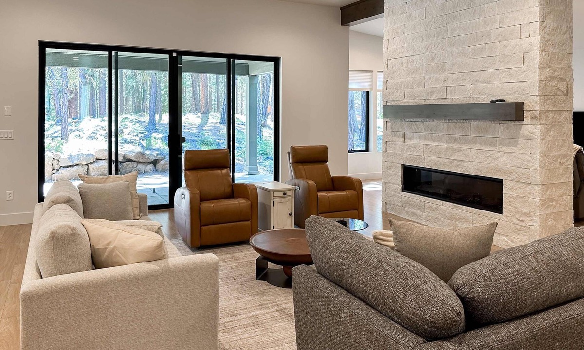 Black Butte Ranch House | Spacious new construction home with forest views and resort amenities