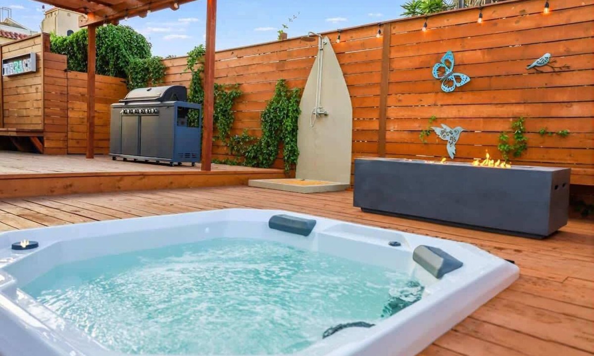 North Park House | Spacious North Park Home 4BR w/Spa BBQ & Fire Pit