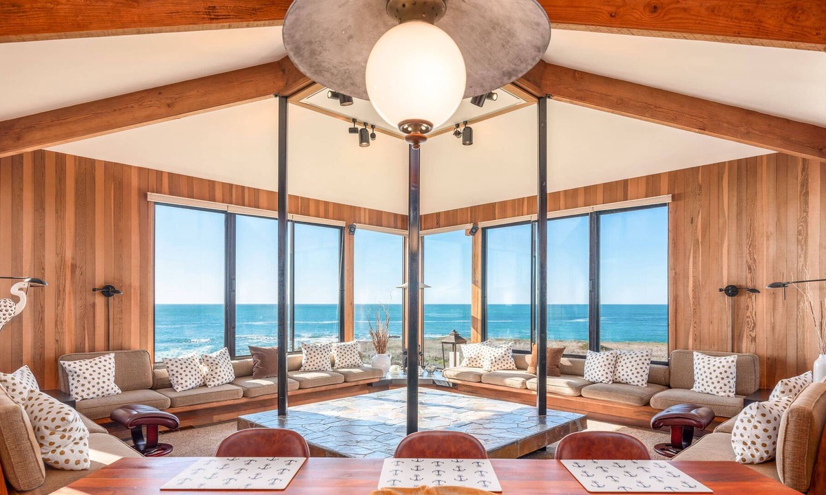 Sea Ranch House | Spacious Oceanfront Getaway | Hot Tub, Garden, Apple TV