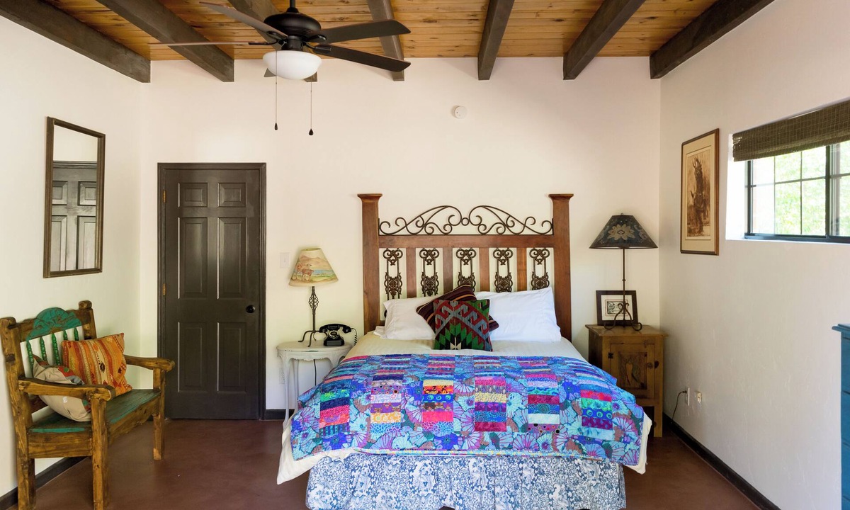 Mammoth House | Spacious Orchard Farmhouse in Quiet Canyon