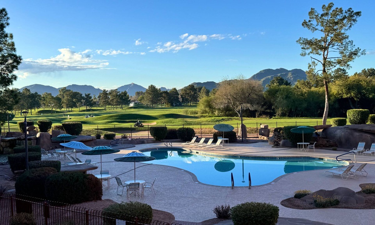 Paradise Valley Village Condo | Special! 40% 0ff Phoenix Luxury Lifestyle