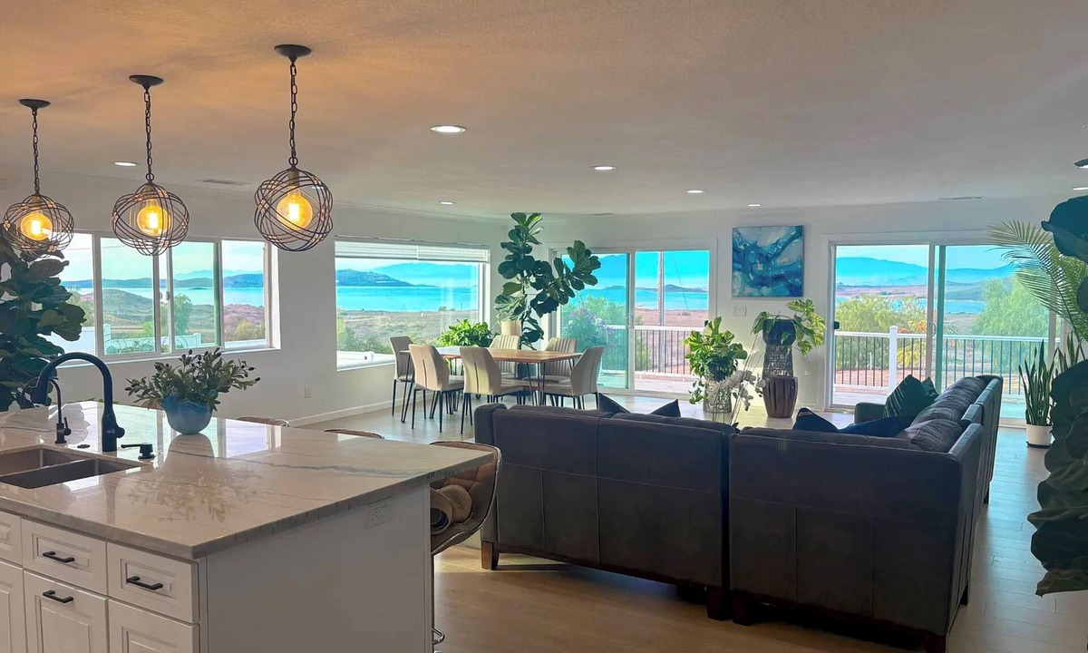 Perris House | Spectacular lakeview, spacious, remodeled 3+2 bedroom, large lot for RVs, boats.