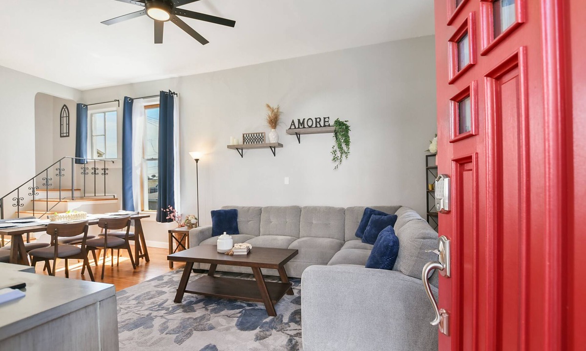 Vallejo House | ~ St. Vincent Hills ~ Walk to Farmers Market, SF Ferry Terminal, & Downtown ~