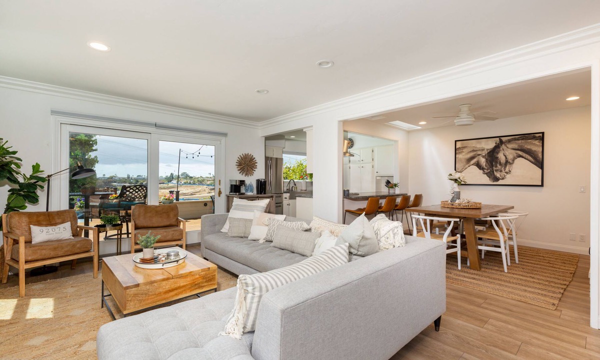 North City House | Stables to Sea! Enjoy the views from atop the hill in Solana Beach.