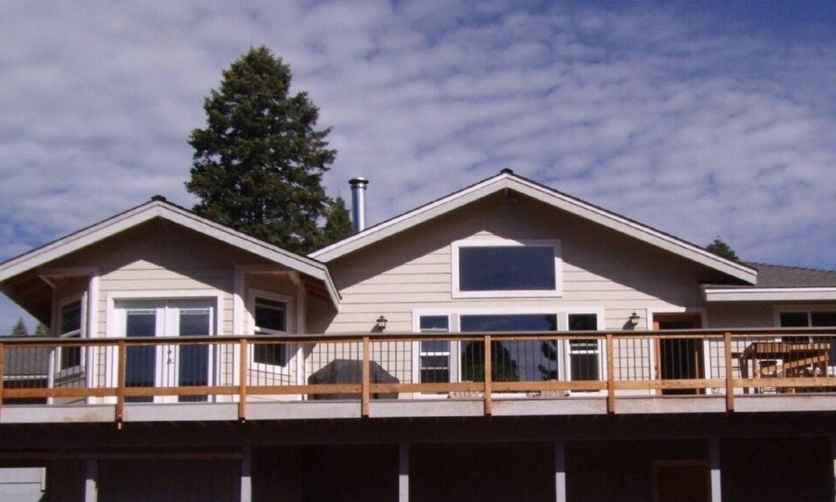 Hamilton Branch House | *STARS AND STRIPES*=Almanor*Chester*Mt.Lassen*