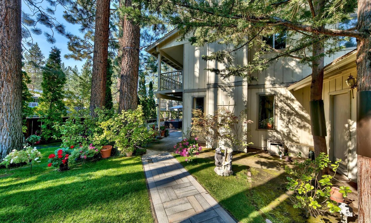 Lakeside Park House | Starts 499.00 Nite Park n Walk 3Blks-Beach, Stateline Casinos & Ski Gondola